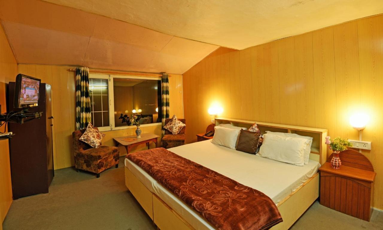 India Hotel - Lake View - Mall Road Nainital Exteriör bild