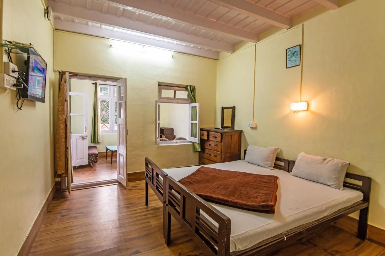 India Hotel - Lake View - Mall Road Nainital Exteriör bild