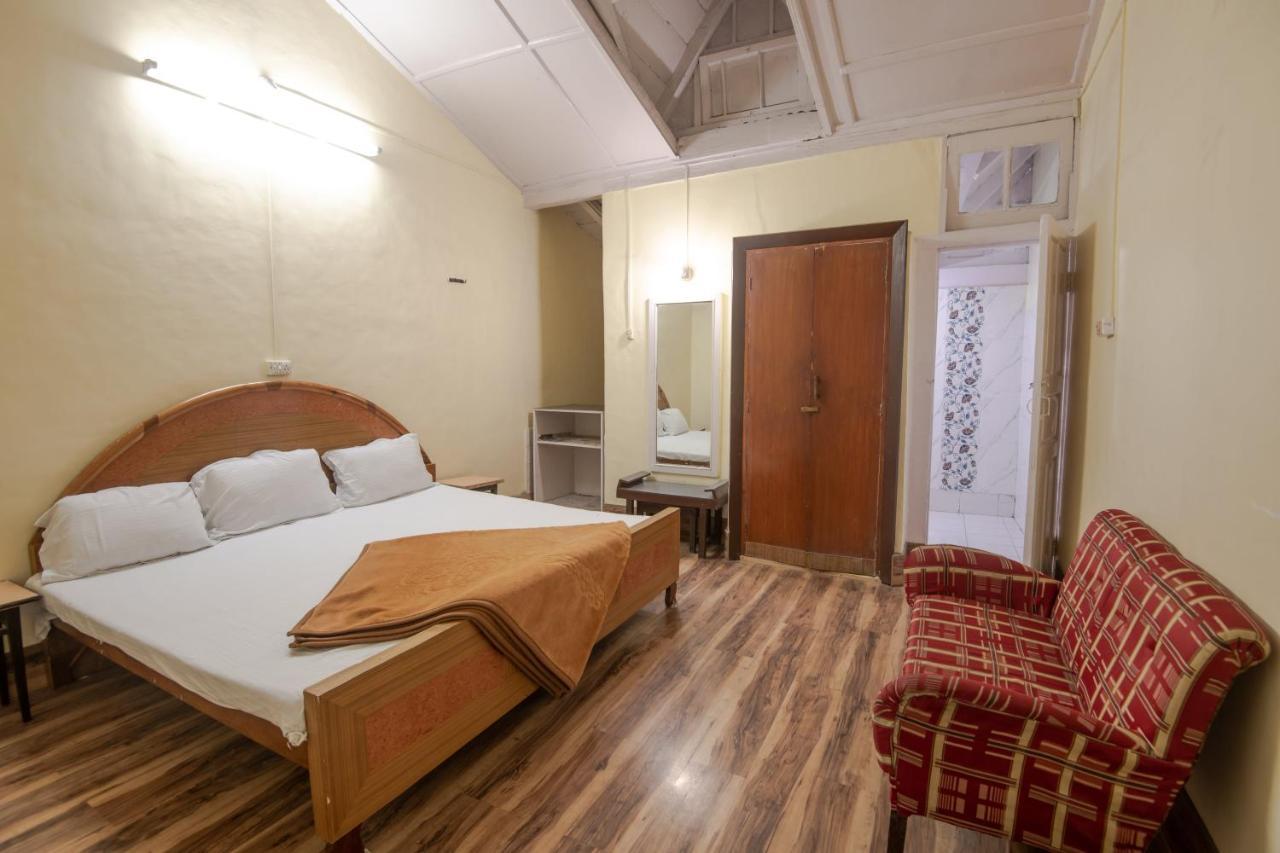 India Hotel - Lake View - Mall Road Nainital Exteriör bild