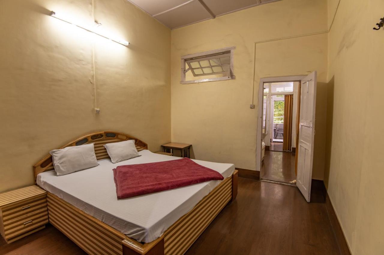 India Hotel - Lake View - Mall Road Nainital Exteriör bild